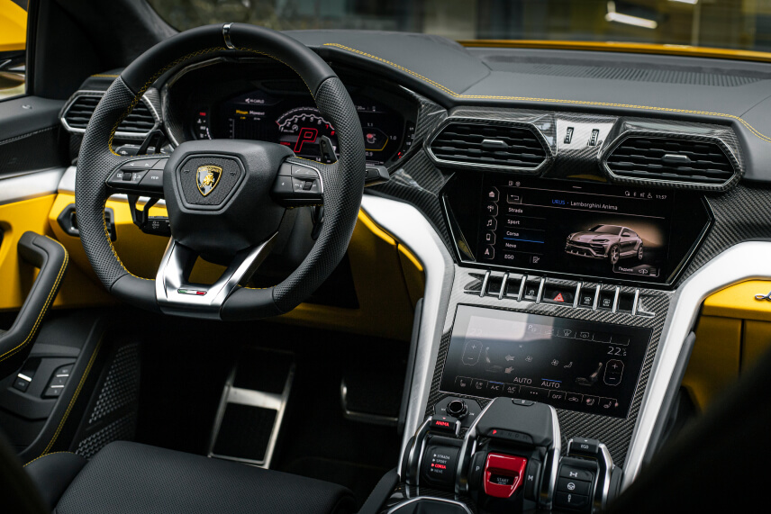 Автомобиль премиум-класса Lamborghini Urus